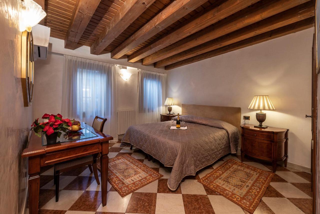 Ca' La Riva Pensión